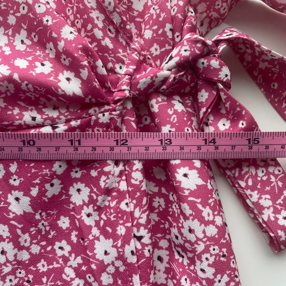 NWOT 🦋 Pink floral wrap dress | Large - Picture 12 of 16